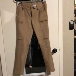 Cache pants with real pockets.